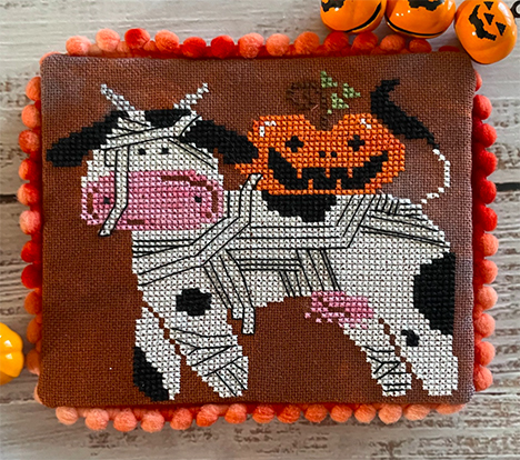 Hallloween Animals - The Moommy