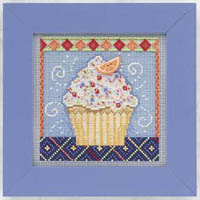 2011 Spring Button & Bead-Vanilla Cupcake 